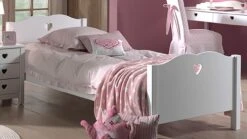 Kinderkamer Amori Met Nachtkast En 2-deurs Kast