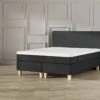 Boxspring Emma Deluxe Classic Vlak Met Emma Original Matras 2 Boxspring Emma Deluxe Classic Vlak Met Emma Original Matras -Beddengoed Korting Winkel Boxspring Emma Deluxe Classic vlak met Emma Original matras dark grey