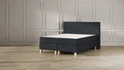 Boxspring Emma Deluxe Classic Vlak Met Gestoffeerd Matras En Poot Naturel -Beddengoed Korting Winkel Boxspring Emma Deluxe Classic vlak met gestoffeerd matras en poot naturel dark grey 1