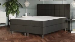 Boxspring Emma Deluxe Elegant Vlak Met Gestoffeerd Matras En Poot Zwart -Beddengoed Korting Winkel Boxspring Emma Deluxe Elegant vlak met gestoffeerd matras dark grey