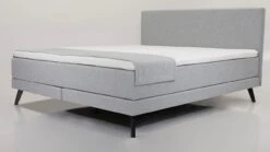 Boxspring Viggo Promo Vlak Met Gestoffeerd Matras -Beddengoed Korting Winkel Boxspring Viggo Promo vlak met gestoffeerd matras oakland grijs 2